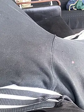 akindrv1 online show from April 23, 1:24 pm