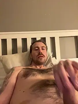 Snapshot of Slugochsugen chatting on February 7, 5:44 am Slugochsugen online show from February 7, 5:44 am