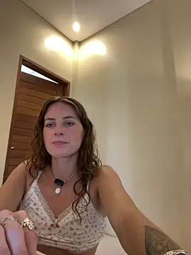 Snapshot of miamiamuse chatting on February 1, 12:53 am miamiamuse online show from February 1, 12:53 am