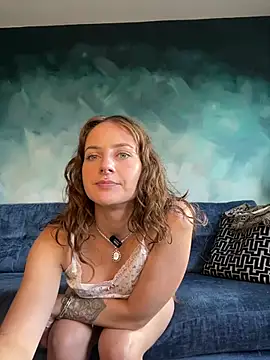 Snapshot of miamiamuse chatting on February 22, 3:32 pm miamiamuse online show from February 22, 3:32 pm