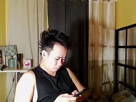 Snapshot of AnthonyCUMS17 chatting on February 9, 9:24 am AnthonyCUMS17 online show from February 9, 9:24 am