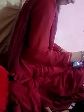 Snapshot of Desipari_777 chatting on February 8, 4:54 pm Desipari 777 online show from February 8, 4:54 pm