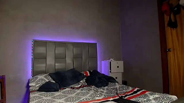 MAXIMILAINO-XXX online show from February 4, 1:22 am