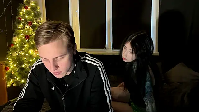 Snapshot of love4couple chatting on January 15, 12:21 pm love4couple online show from January 15, 12:21 pm