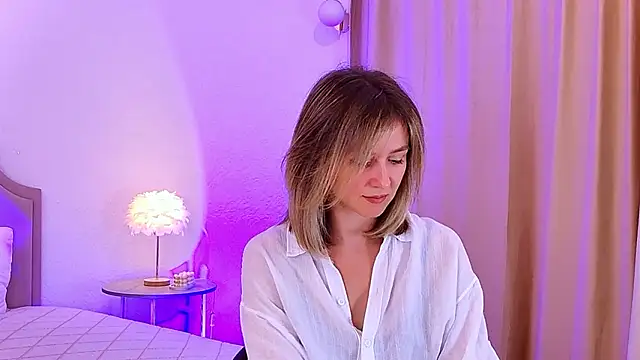 EmeraldGlow online show from February 8, 3:04 pm