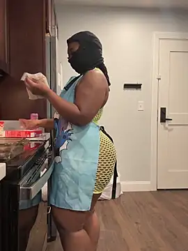 Snapshot of Ghoulsnooze_19 chatting on January 6, 7:50 pm Ghoulsnooze 19 online show from January 6, 7:50 pm