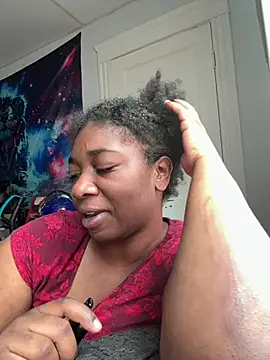 Snapshot of Ghoulsnooze_19 chatting on July 28, 2:13 pm Ghoulsnooze 19 online show from July 28, 2:13 pm