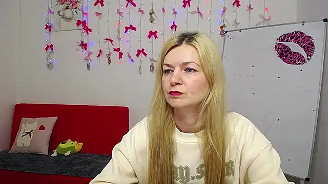 Snapshot of MelissaTyler chatting on April 23, 10:58 am MelissaTyler online show from April 23, 10:58 am