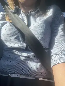 SexyMamiVee online show from April 23, 2:30 pm