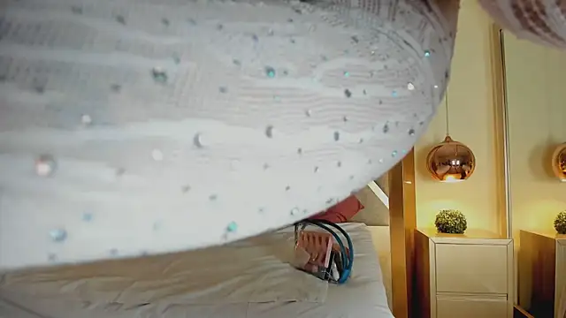 ElenaWatsonn online show from April 4, 8:06 pm