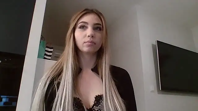 Snapshot of TeenLily chatting on February 2, 7:56 pm TeenLily online show from February 2, 7:56 pm