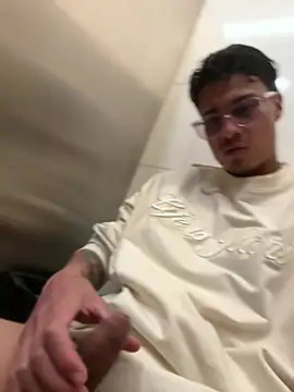 Snapshot of Latin_Paisa_Boy chatting on June 24, 9:14 pm Latin Paisa Boy online show from June 24, 9:14 pm