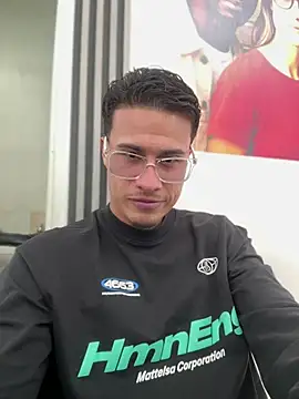 Snapshot of Latin_Paisa_Boy chatting on July 21, 9:06 pm Latin Paisa Boy online show from July 21, 9:06 pm