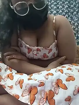 Snapshot of MaggieTelugu-15 chatting on February 5, 10:20 am MaggieTelugu-15 online show from February 5, 10:20 am