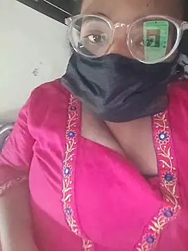 Snapshot of MaggieTelugu-15 chatting on February 9, 7:01 am MaggieTelugu-15 online show from February 9, 7:01 am