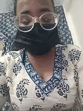 Snapshot of MaggieTelugu-15 chatting on February 17, 7:05 am MaggieTelugu-15 online show from February 17, 7:05 am