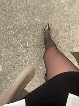 Molly-xiao online show from April 1, 6:47 am