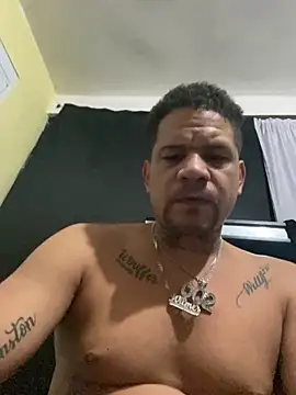 Snapshot of Dominicanobb chatting on February 28, 6:25 am Dominicanobb online show from February 28, 6:25 am