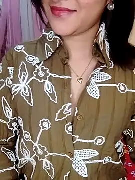 Saumyy online show from April 13, 5:18 pm