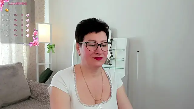 Snapshot of JennyMons chatting on April 29, 8:18 am JennyMons online show from April 29, 8:18 am