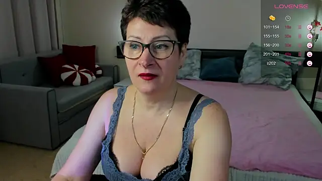 Snapshot of JennyMons chatting on May 19, 8:31 am JennyMons online show from May 19, 8:31 am