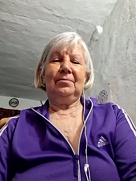 Snapshot of KlaudiaDarling chatting on April 23, 1:57 pm KlaudiaDarling online show from April 23, 1:57 pm