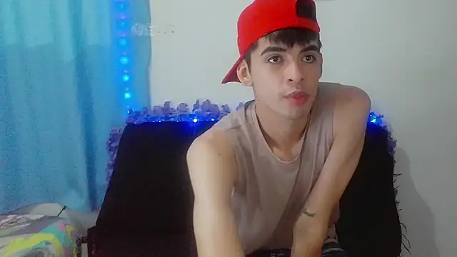 Snapshot of nico22love chatting on January 31, 8:07 pm nico22love online show from January 31, 8:07 pm