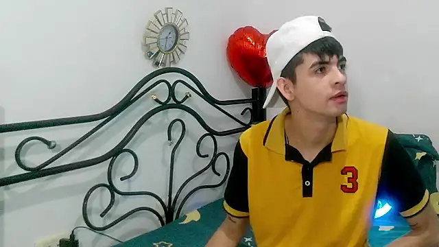 Snapshot of nico22love chatting on February 25, 2:59 pm nico22love online show from February 25, 2:59 pm