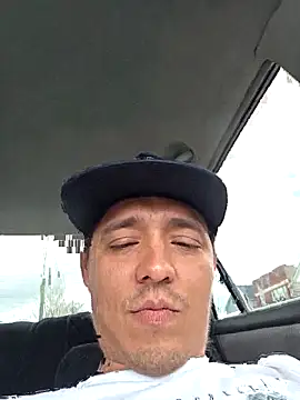 HoofedCylinder online show from April 16, 3:35 pm