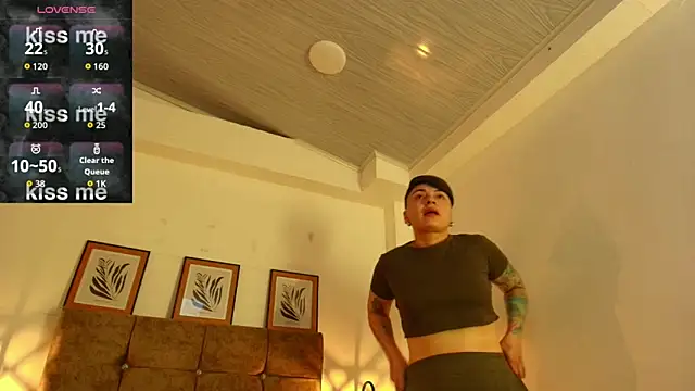 kat paradise online show from April 2, 11:52 am