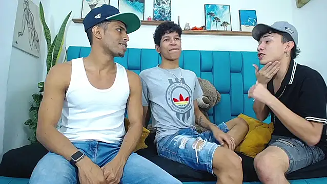 Interracial Snow Bunny online show from March 26, 8:25 pm