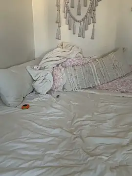Tiffytooopretty online show from May 22, 1:24 am