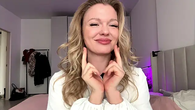 Snapshot of Missfit_ chatting on January 16, 8:18 am Missfit online show from January 16, 8:18 am