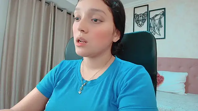 Snapshot of littlemolly_walcott chatting on May 27, 12:40 am littlemolly walcott online show from May 27, 12:40 am