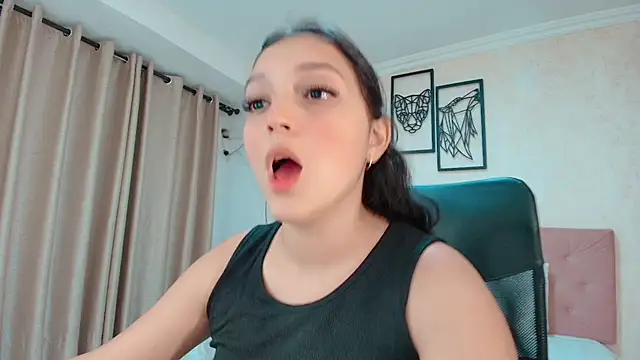 Snapshot of littlemolly_walcott chatting on July 6, 12:51 am littlemolly walcott online show from July 6, 12:51 am