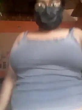 Snapshot of fingerbit07 chatting on February 11, 7:02 am fingerbit07 online show from February 11, 7:02 am