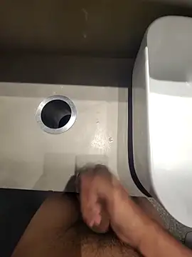 Snapshot of jerryrooh69 chatting on February 12, 11:38 am jerryrooh69 online show from February 12, 11:38 am