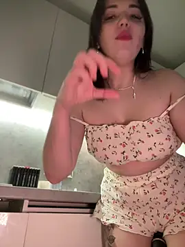 Snapshot of Natuella_Luxe chatting on January 10, 8:10 pm Natuella Luxe online show from January 10, 8:10 pm