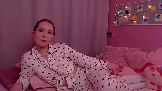 Haya Harareet online show from April 9, 7:36 am