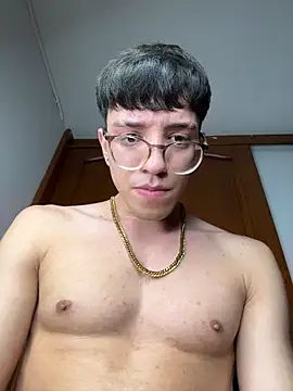 ArthurDavies  online show from February 25, 9:19 am