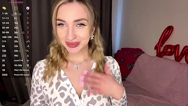  ViviV  online show from April 9, 9:04 am