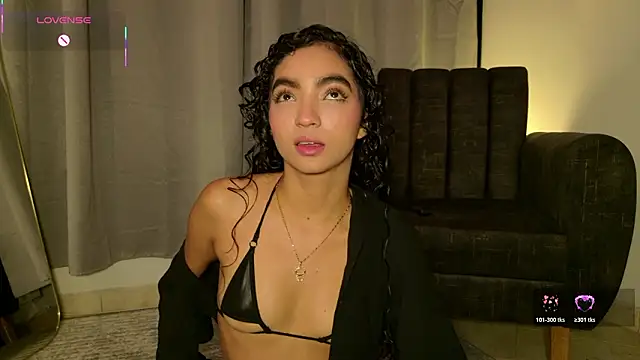 adelineevs online show from February 19, 2:07 am