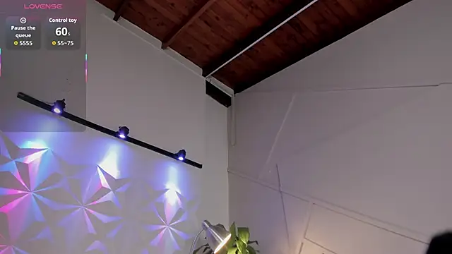 GabiSaenz  online show from April 12, 11:26 am