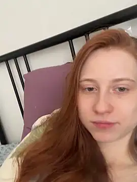 Snapshot of Hippieaura chatting on June 2, 4:31 pm Hippieaura online show from June 2, 4:31 pm
