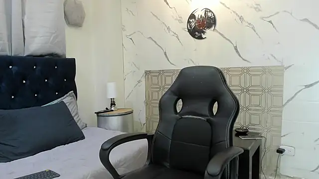 asher lux online show from April 7, 7:58 pm