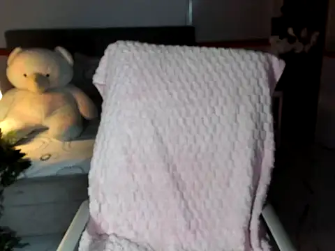 Snapshot of Andrea_bricks06 chatting on July 8, 2:38 am Andrea bricks06 online show from July 8, 2:38 am