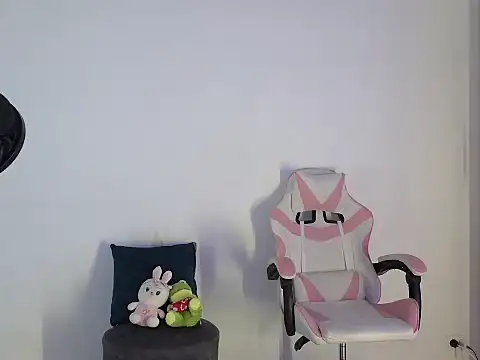 Daphne Grayy online show from April 22, 5:03 pm