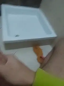 Snapshot of lhow chatting on February 22, 8:29 pm lhow online show from February 22, 8:29 pm