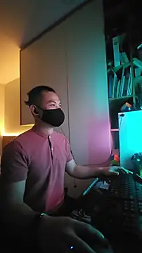 Snapshot of OnlyHand9x chatting on February 23, 5:10 pm OnlyHand9x online show from February 23, 5:10 pm