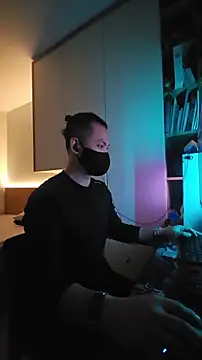 Snapshot of OnlyHand9x chatting on March 3, 5:30 pm OnlyHand9x online show from March 3, 5:30 pm